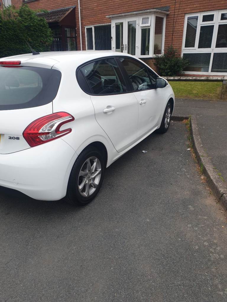 Peugeot, 208, Hatchback, 2014, Manual, 1199 (cc), 5 doors