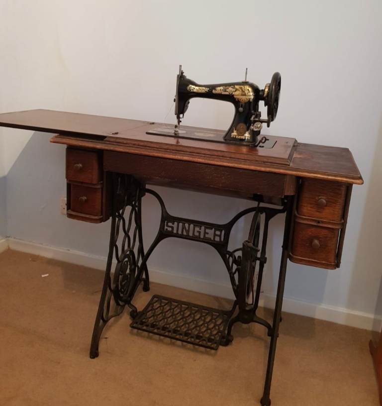 Vintage Singer Sewing Machine 1900's Sphinx