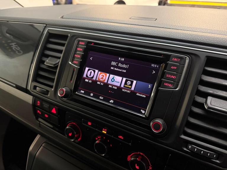  Volkswagen Transporter 2.0 TDI T32 Highline Kombi DSG FWD SWB Euro 6 (s/s) 5dr Diesel Automatic