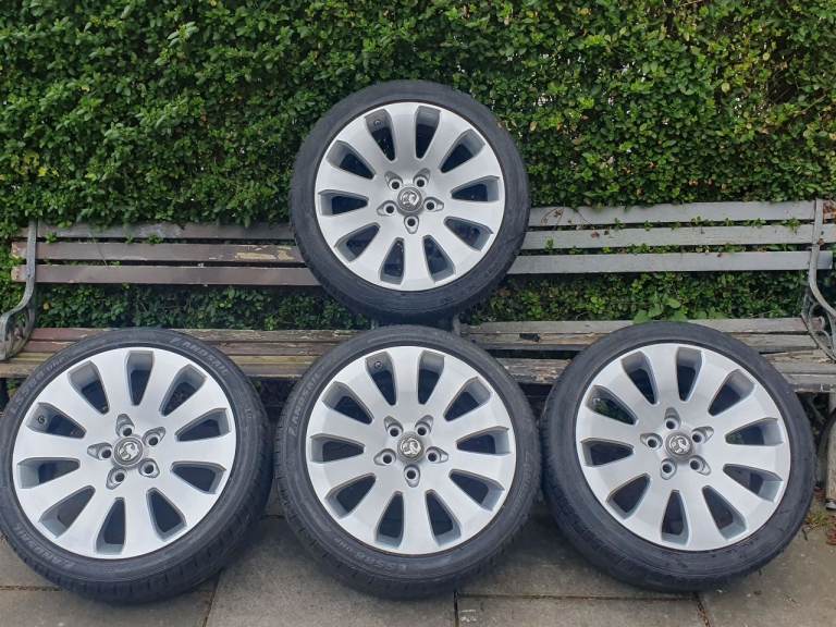 Vauxhall Insignia 19" Alloy Wheels With Excellent Tyres 