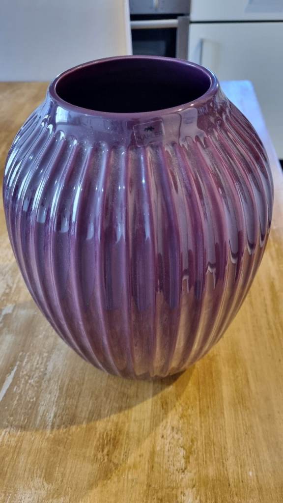 Hammershoi vase by Kähler purple