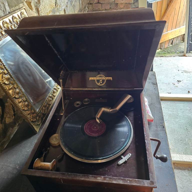 Vintage Gramophone – 1920s Antique