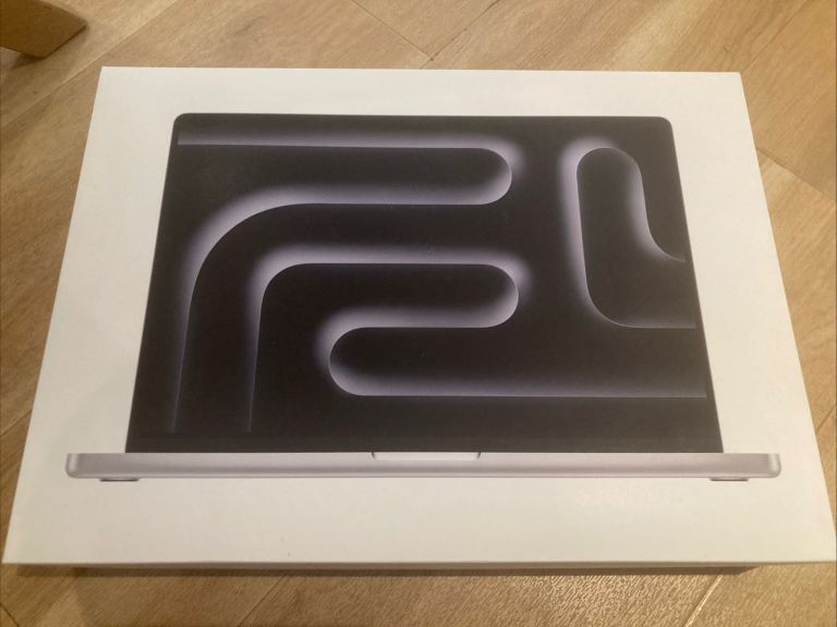 MacBook Pro 16” M4 Max 64GB 4TB 2024 – Like New – £5,199 Retail