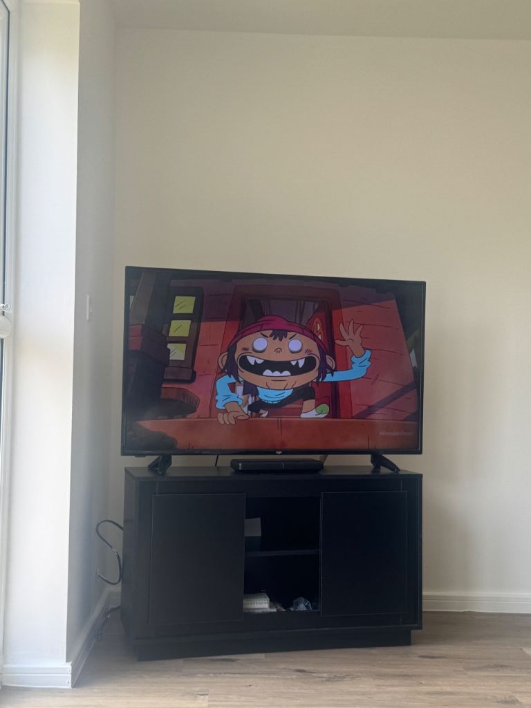 Bush Smart TV 43 or 45 inch 