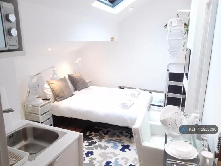 Studio flat in Meanwood, Leeds, LS6 (#2933090)