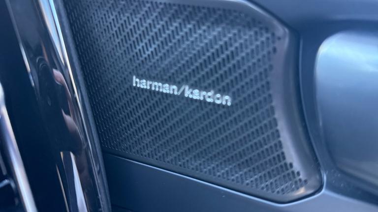 2025 Volvo XC40 2.0 B4P Ultra Dark 5dr Auto Petrol Estate Estate Petrol Automatic