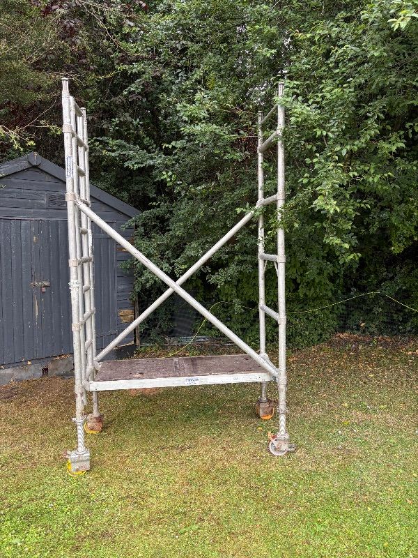 Aluminium Scaffolding Tower on Wheels – Used Condition