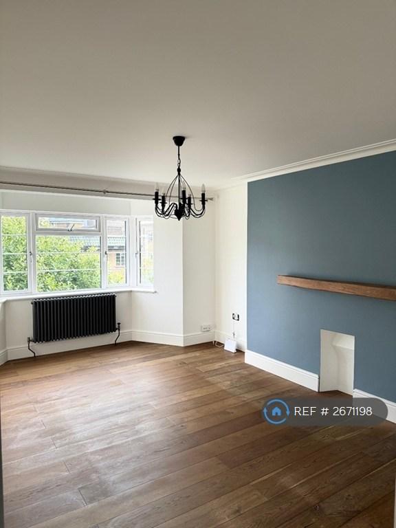 image for 2 bedroom flat in Streatham Court, London, SW16 (2 bed) (#2671198)