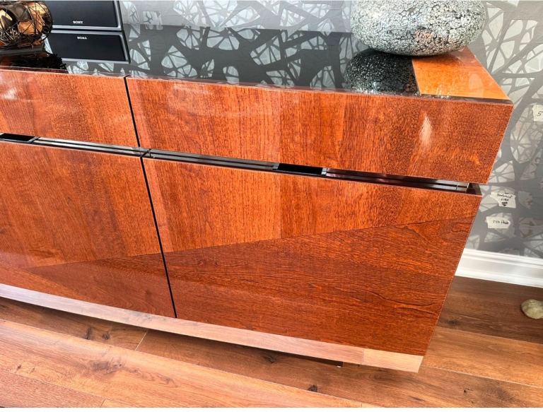 Designer immaculate italian sideboard 