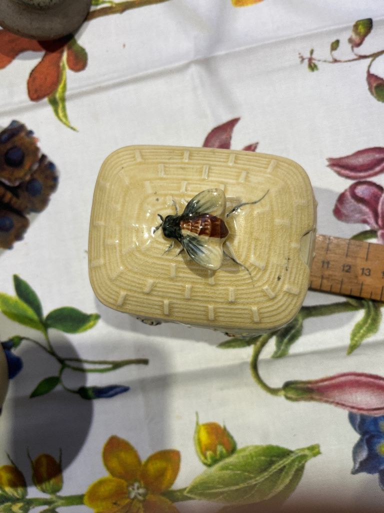 Honey/ jam/trinket ceramic pot with bees