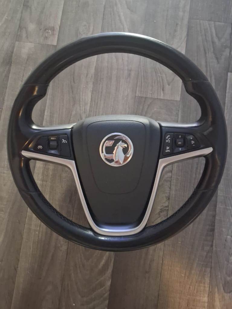 Vauxhall insignia 2011 steering wheel... 