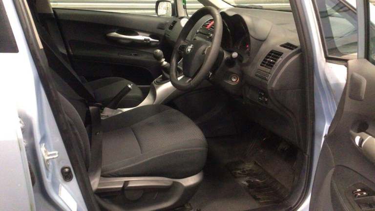 2011 Toyota Auris 1.6 V-Matic TR 5dr HATCHBACK PETROL Manual