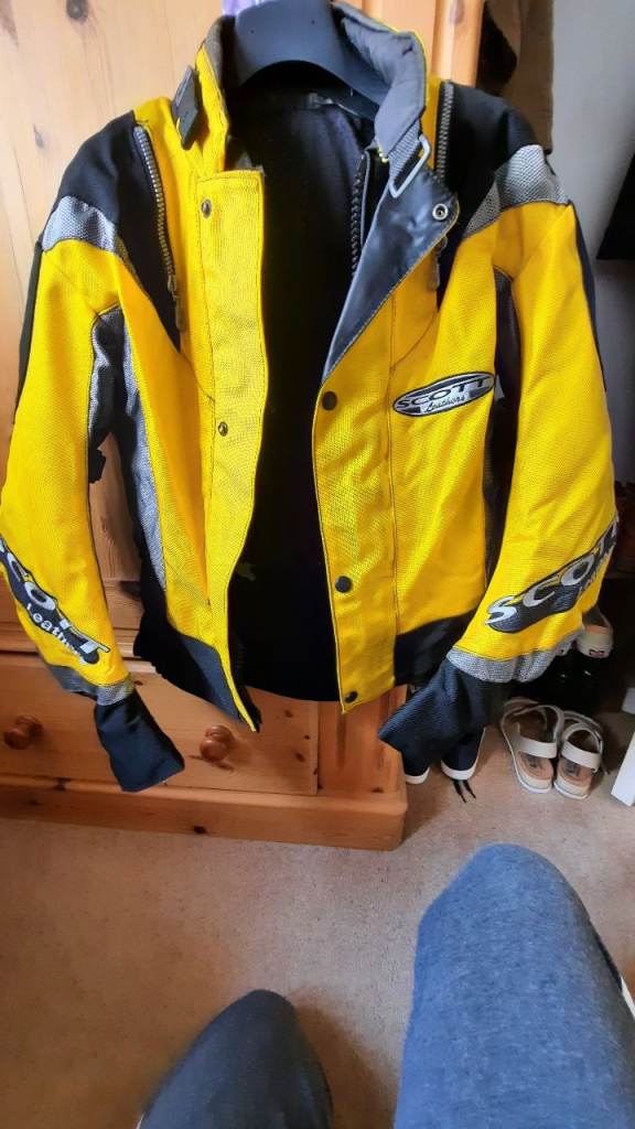 Motorcycle jacket and gloves