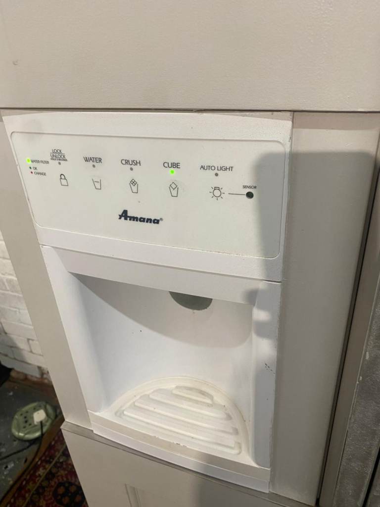 FREE DELIVERY Beautiful Amana Plumb In With Icemaker Fridge Freezer