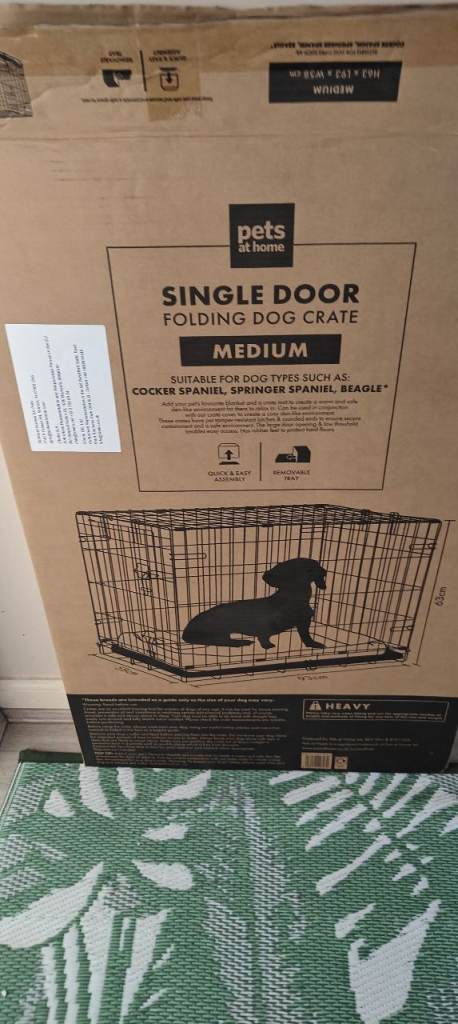 Medium pet crate as new in box