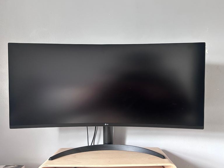 LG 24WR500-C 