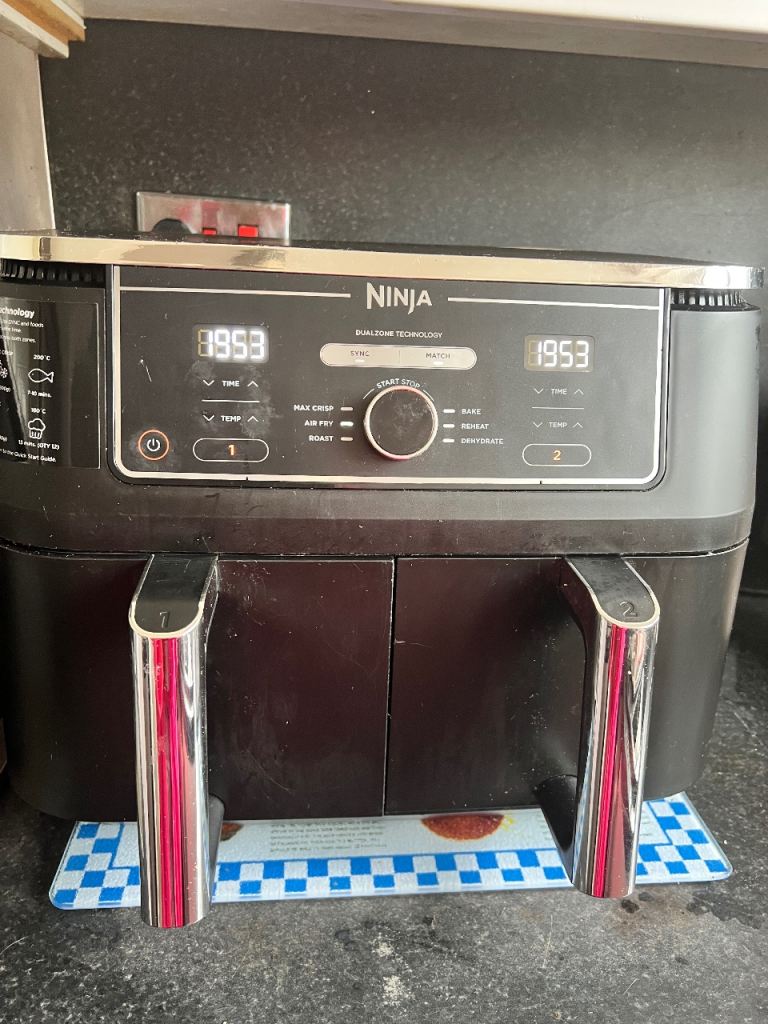 Ninja Max dual Zone 2 drawer Airfryer. Good condition 