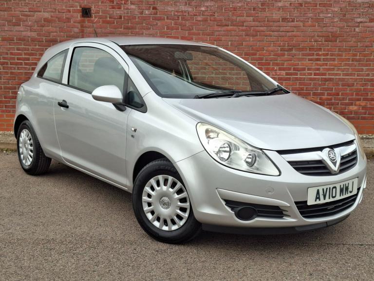 2010 10 Vauxhall Corsa 1.0 Ecoflex S 3 Door Manual. 35GBP Road Tax!