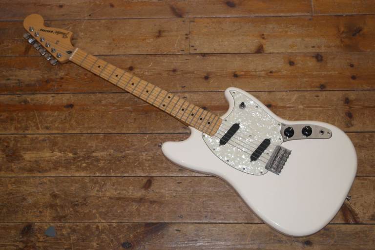 2017 Fender Mustang Player guitar