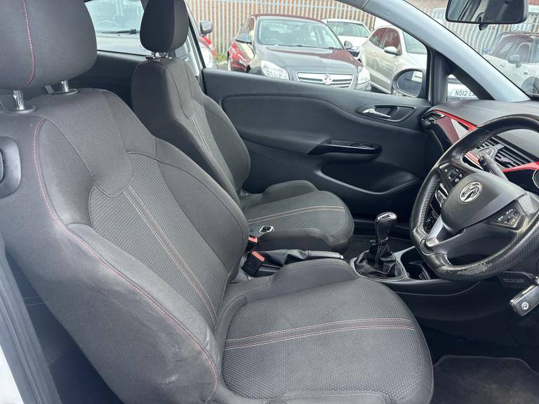 VAUXHALL CORSA 1.4 i Turbo White Edition 2017