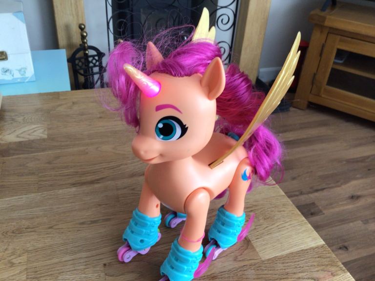 My Little Pony Sing, Skate, Talking, Moving Toy.