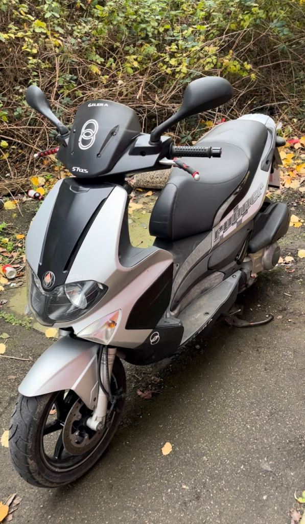 KTM, duke 125 ktm duke 390 and Gilera runner 