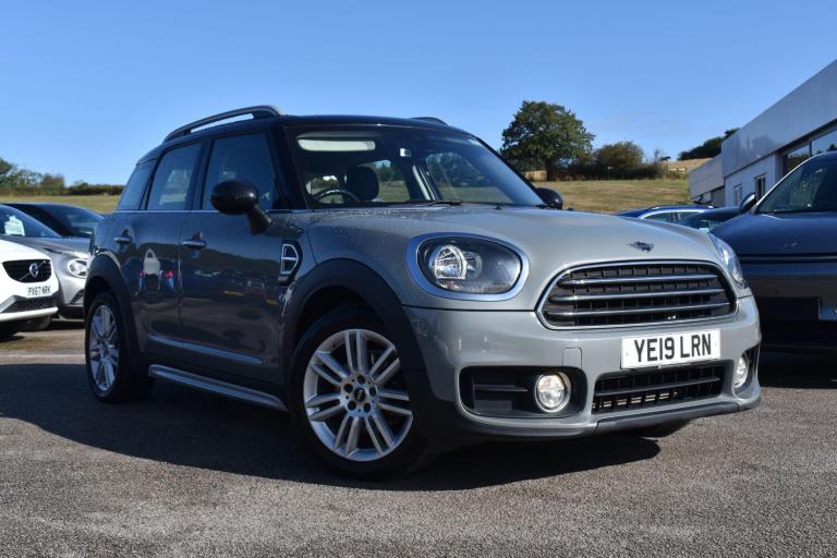 2019 MINI Countryman 1.5 Cooper Exclusive Steptronic Euro 6 (s/s) 5dr HATCHBACK Petrol Automatic