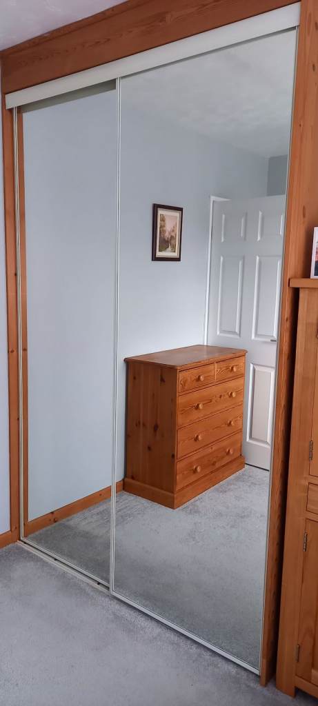 2 X SLIDING MIRROR WARDROBE DOORS