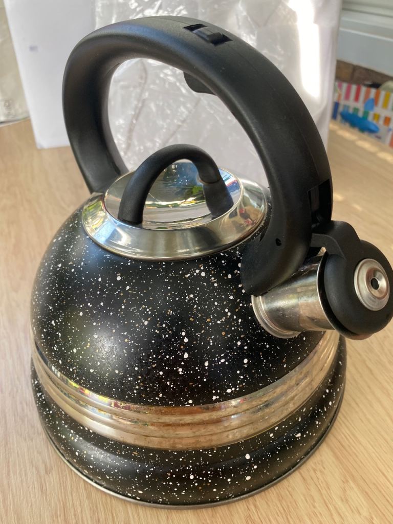 Black and White Speckled Whistling Kettle - Hob Top