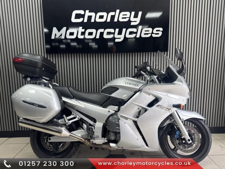2001 Yamaha FJR1300 tourer silver 3 part luggage adventure