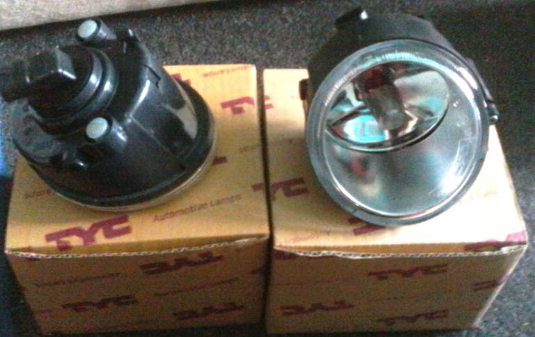 2 RENAULT MEGANE 99 SPOT LIGHTS