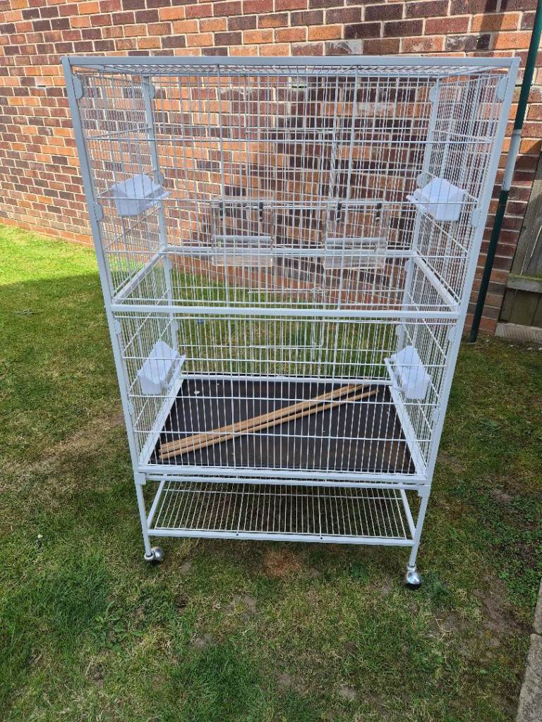 BRAND NEW LARGE BIRD CAGE - NO OFFERS