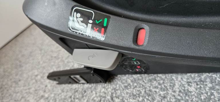 Cybex Aton B2 i-Size Infant Carrier Car Seat with Isofix Base