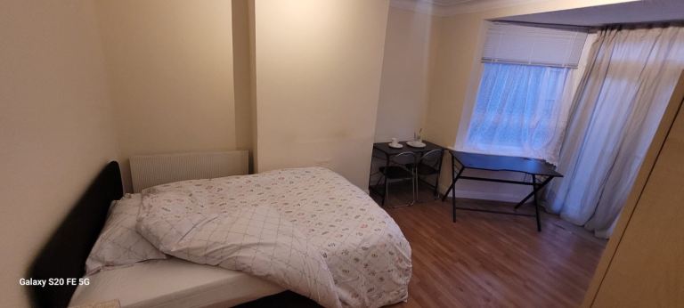 Room for rent men