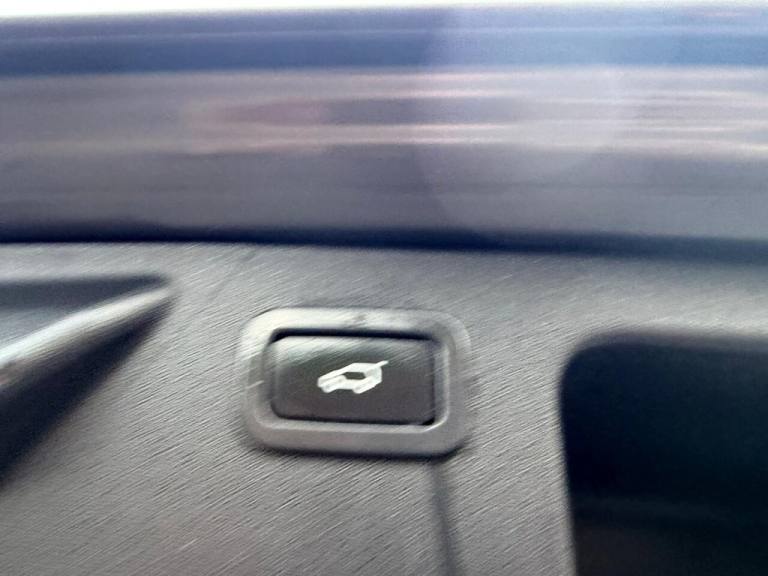 2017 Land Rover Discovery Sport 2.0 TD4 HSE SUV 5dr Diesel Auto 4WD Euro 6 (s/s) (180 ps) ESTATE ...