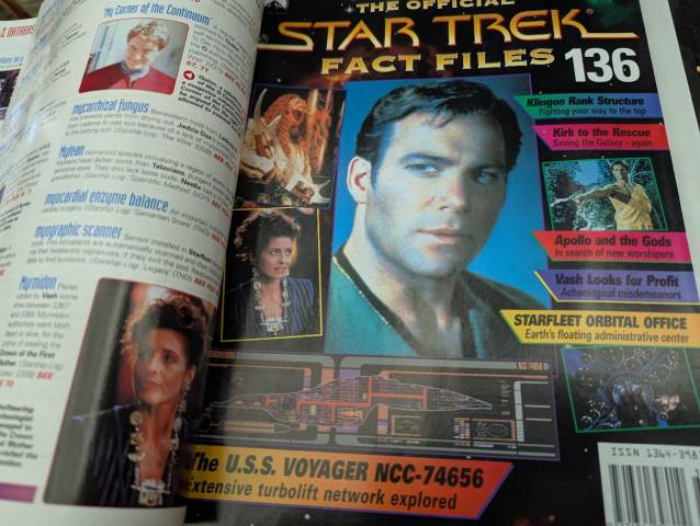 Star Trek Fact Files in 18 binders | in Peterborough