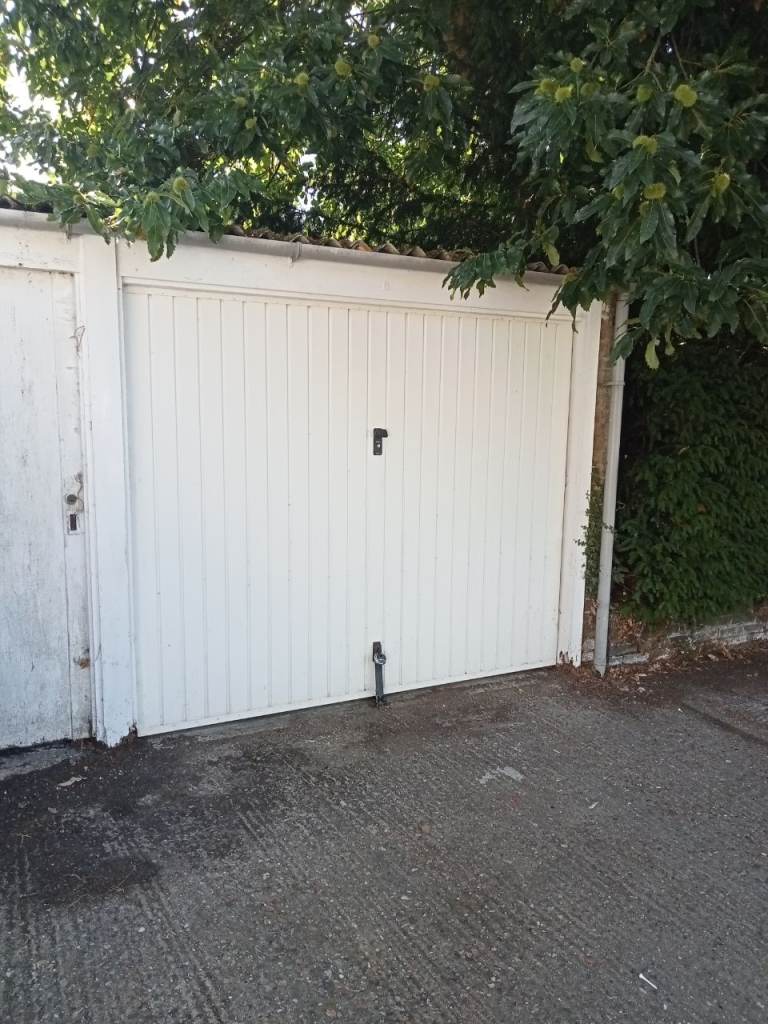 SECURE GARAGE TO RENT LET STORAGE IN CANTERBURY KENT 