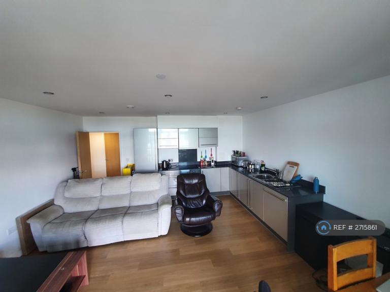 1 bedroom flat in Iona Tower, London, E14 (1 bed) (#2715861)