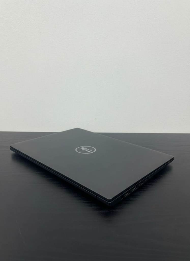 Dell Latitue 3520 Laptop– Core i7-1165G7 CPU| 8 GB GB RAM | 256 GB SSD | Windows 11 Pro