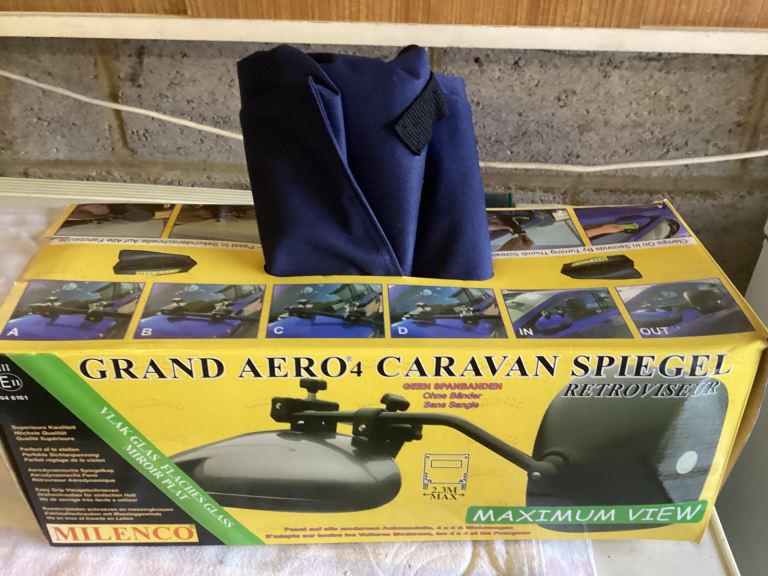 Milenco Aero 4 towing mirrors.