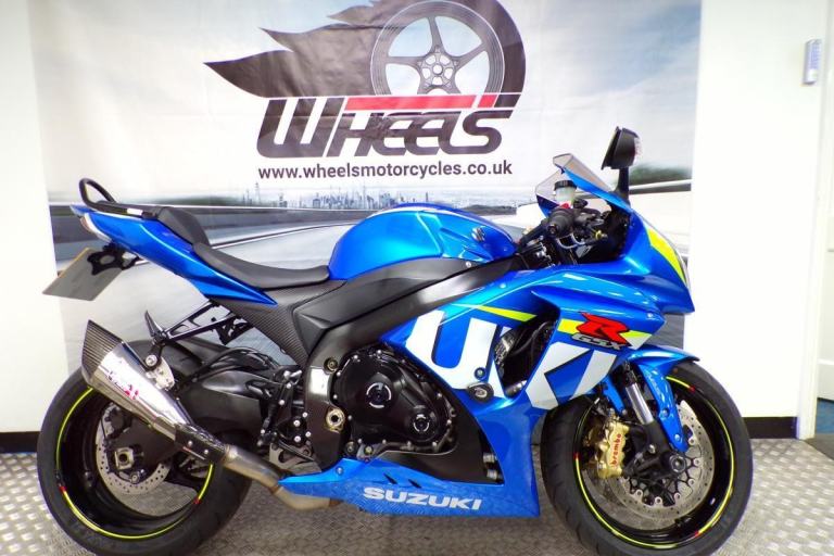 2015 SUZUKI GSXR1000 WITH ONLY 10830 MILES FROM NEW