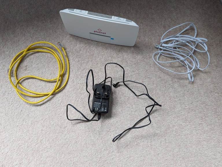 SAGEMCOM CS 50001 92848 Plusnet router and power supply