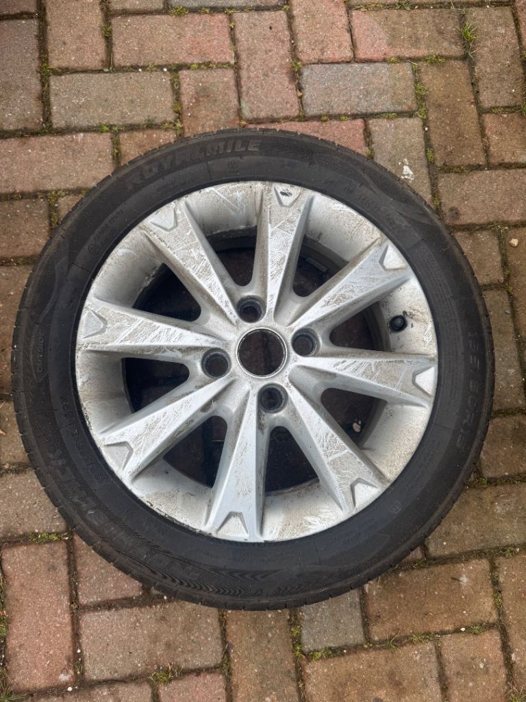 Ford Fiesta Alloy Wheel & Tyre – 195/50 R15 – Used