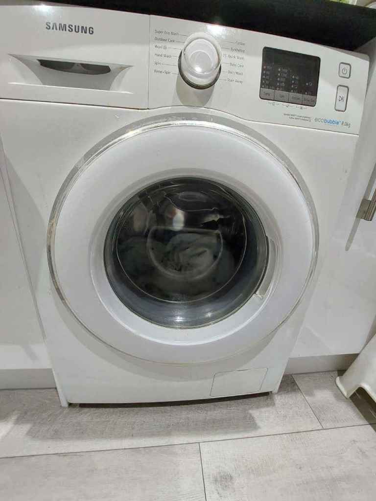 Samsung Washing Machine – White, Good Condition