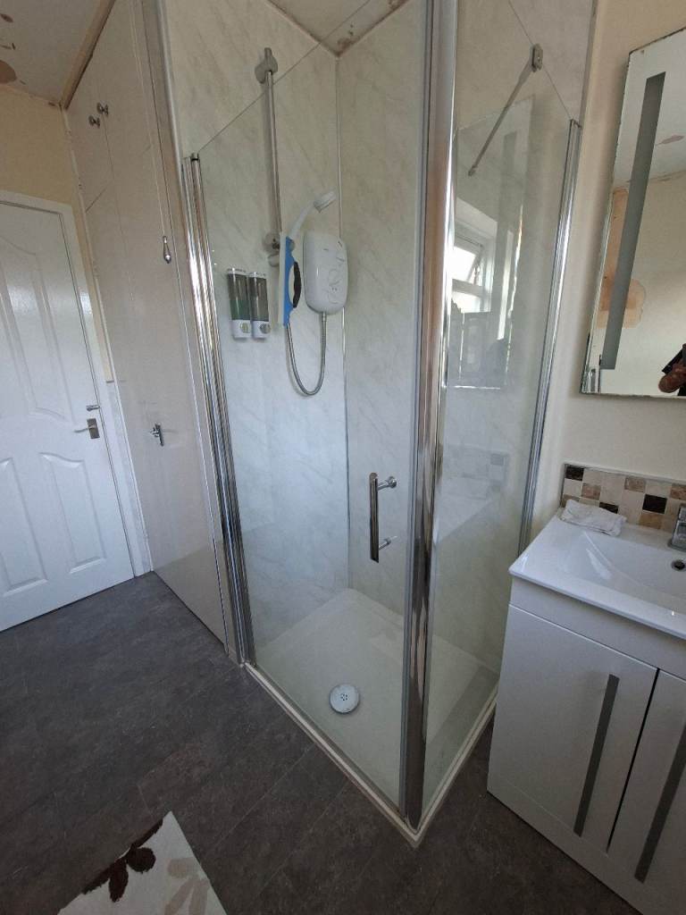 Corner Shower Enclosure with Tray and Electric Shower Unit