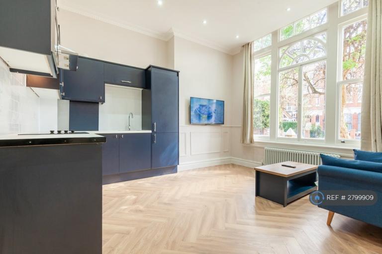 1 bedroom flat in Oxford Gardens, London, W10 (1 bed) (#2799909)