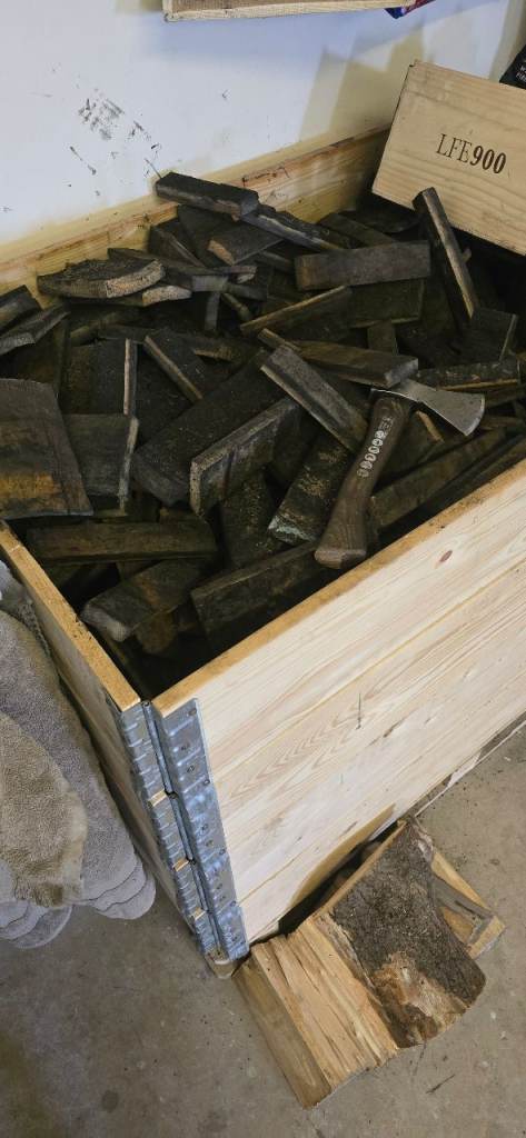 Large Crate of Hardwood ex whiskey barrels - Ideal for Fires