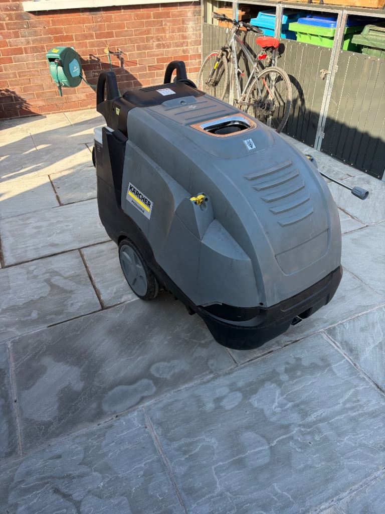 Kärcher HDS 7/9-4 M Professional Hot Water Pressure Washer