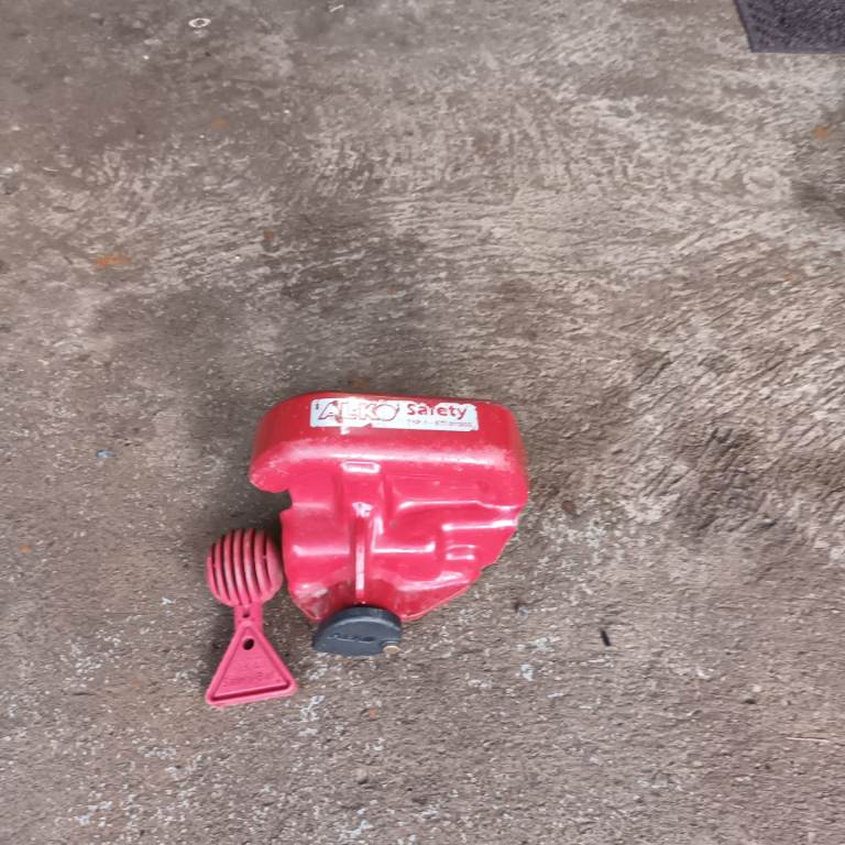 Tow ball hitch lock