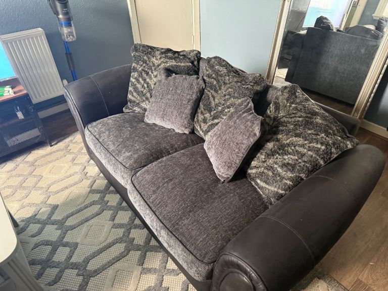 Good Condition Grey Fabric and Leatherette Sofa Suite